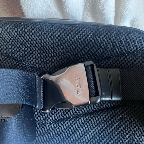 Coach leather Sling bag - Picture 2 of 8